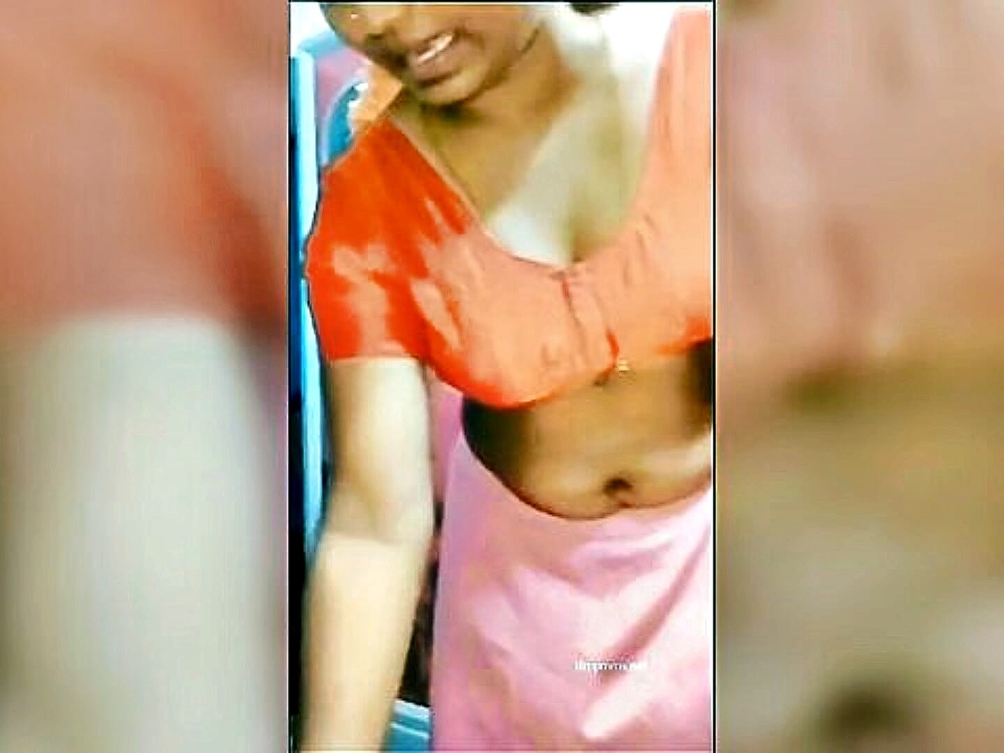 A hot Indian mami in public