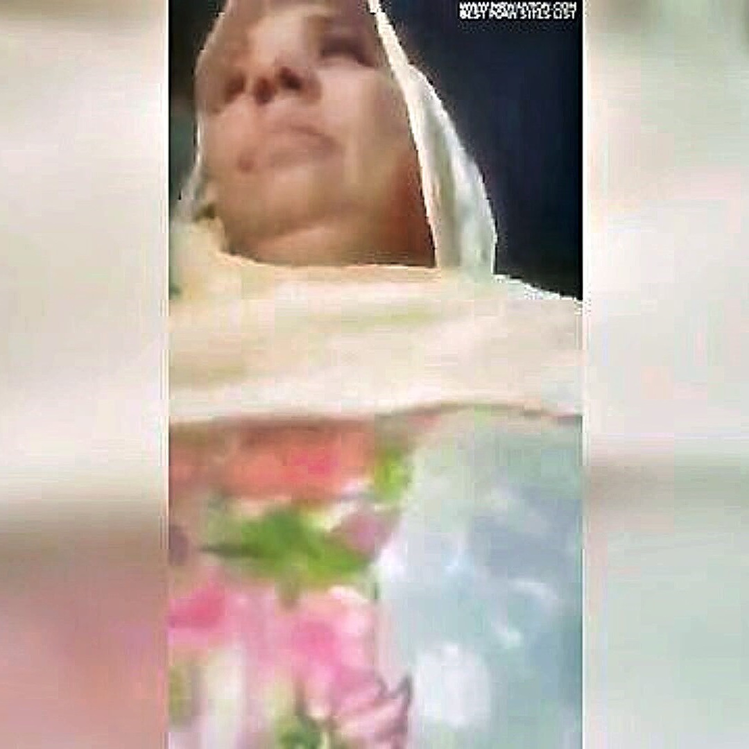 Hot And Sexy Pakistani Aunty In 69 Position Double Penetration Facial And  Lactating - XXXBP