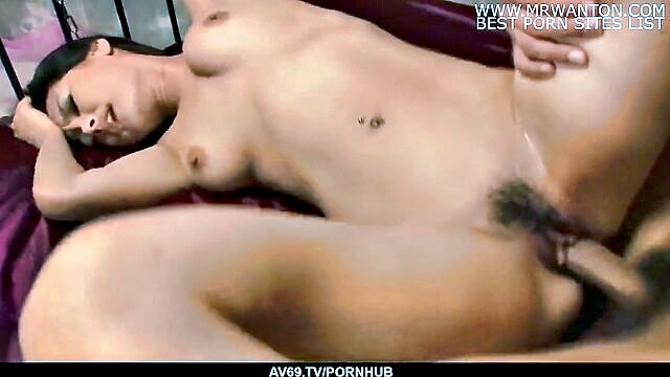 Maria Ozawa pushing boundaries in a provocative display