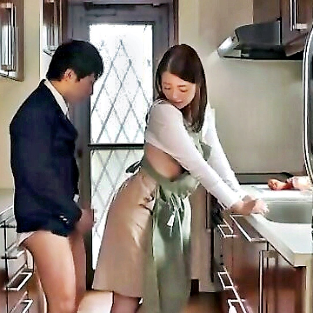 Ririko Kinoshita's compelling look promises intimacy