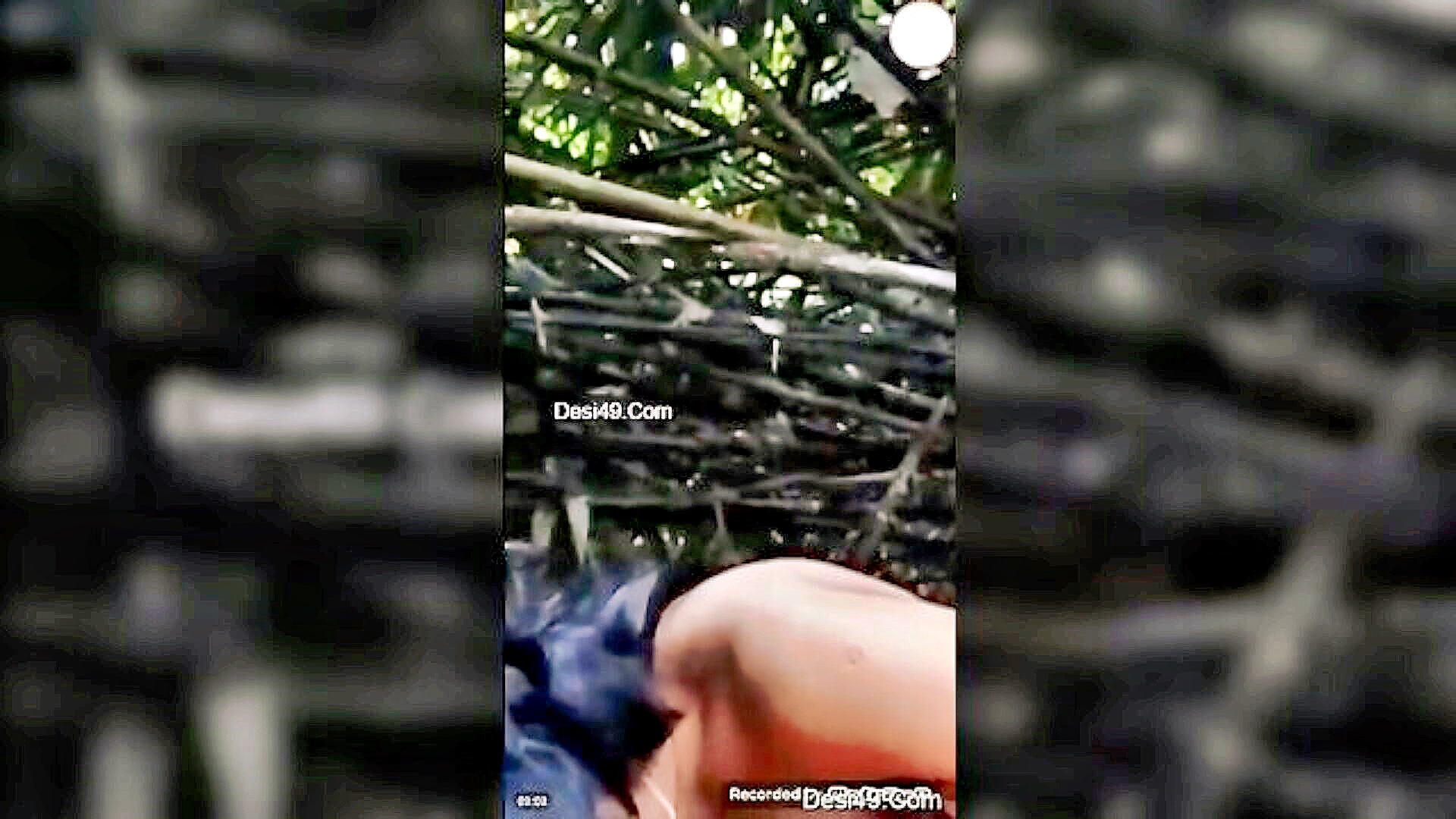 Al fresco boob press of a teasing Indian woman